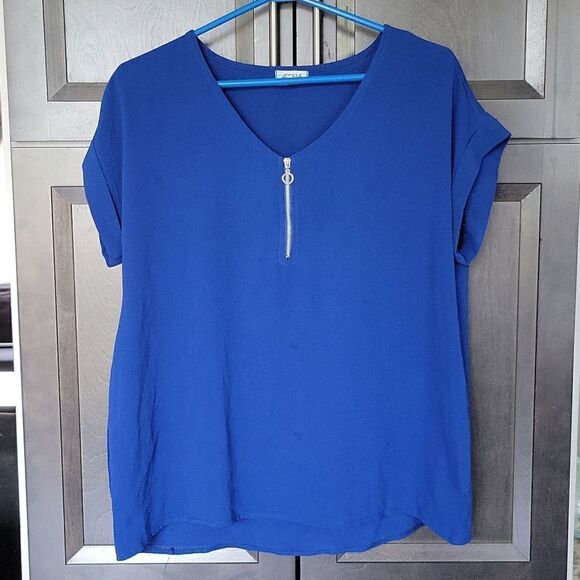 Ardene Tops - Ardene textured zip front blouse